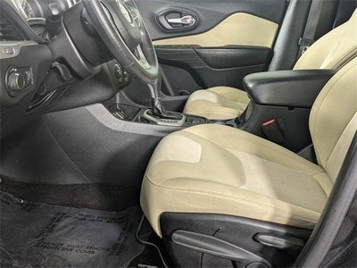 2016 Jeep Cherokee Sport