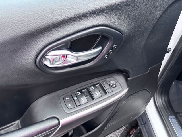 2020 Jeep Cherokee Limited FWD