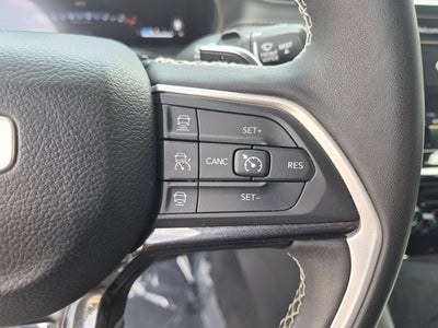 2023 Jeep Grand Cherokee Laredo 4x4