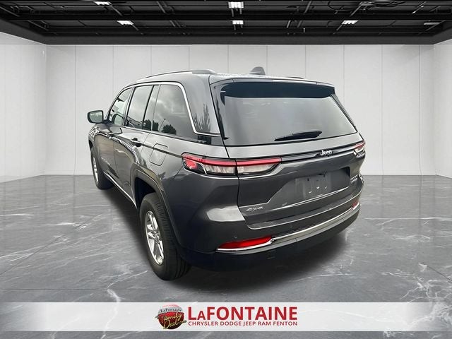2023 Jeep Grand Cherokee Laredo 4x4