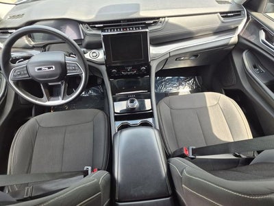 2023 Jeep Grand Cherokee Laredo 4x4