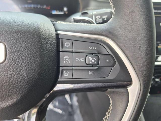2023 Jeep Grand Cherokee Laredo 4x4