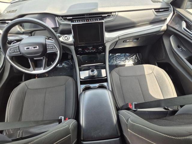 2023 Jeep Grand Cherokee Laredo 4x4