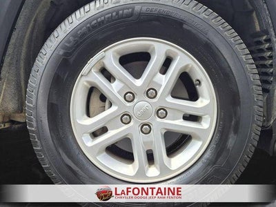 2023 Jeep Grand Cherokee Laredo 4x4