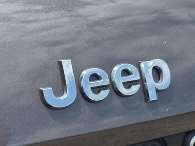 2023 Jeep Grand Cherokee Laredo 4x4