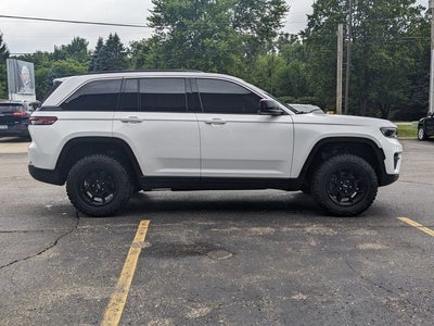 2025 Jeep Grand Cherokee Laredo X 4x4