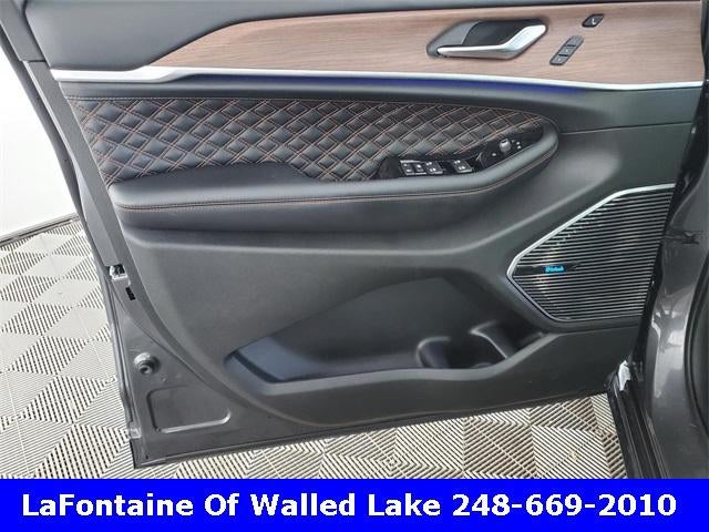 2022 Jeep Grand Cherokee Summit 4x4