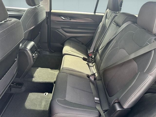 2023 Jeep Grand Cherokee L Laredo 4x4