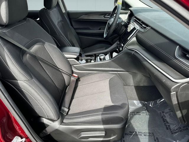 2023 Jeep Grand Cherokee L Laredo 4x4