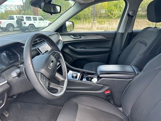 2023 Jeep Grand Cherokee L Laredo 4x4