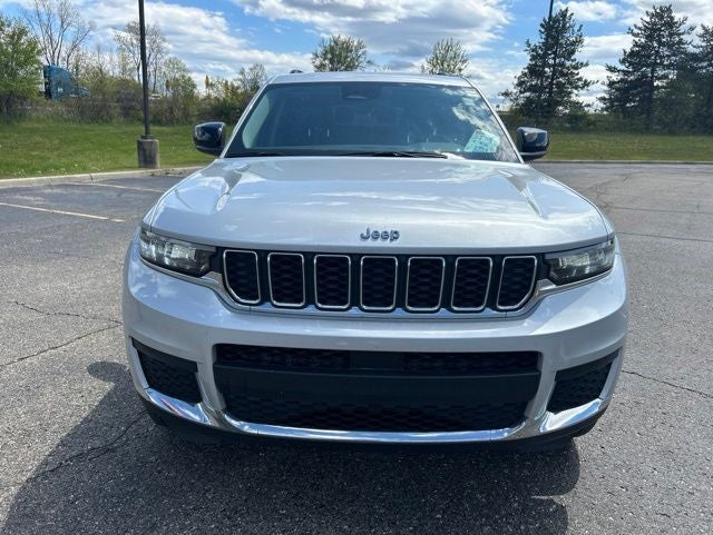 2023 Jeep Grand Cherokee L Laredo 4x4
