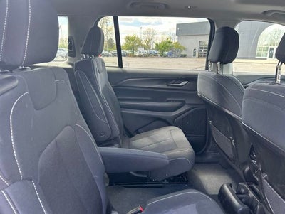 2023 Jeep Grand Cherokee L Laredo 4x4