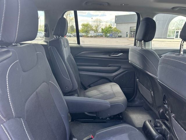 2023 Jeep Grand Cherokee L Laredo 4x4
