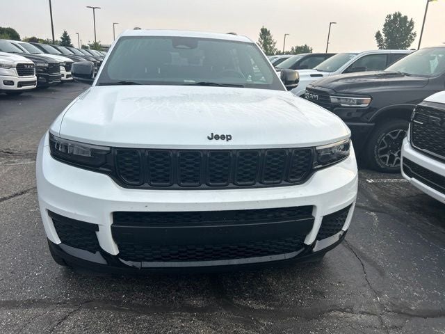 2023 Jeep Grand Cherokee L Altitude 4x4
