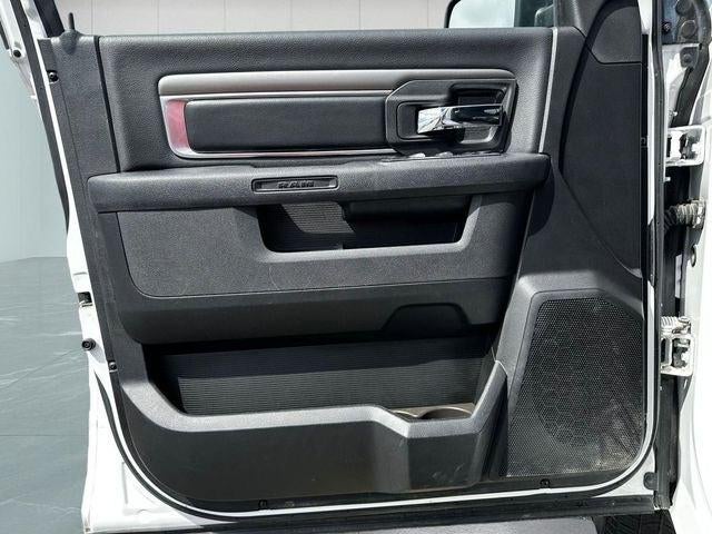 2024 RAM 1500 Classic Warlock Crew Cab 4x4 5'7' Box