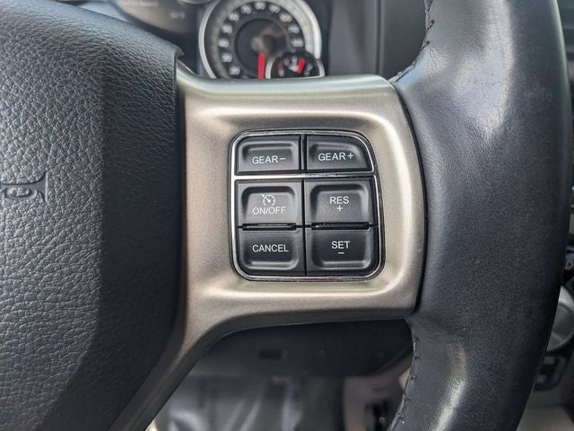 2017 RAM 1500 Laramie Crew Cab 4x4 5'7' Box