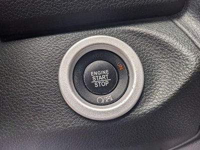 2017 RAM 1500 Laramie Crew Cab 4x4 5'7' Box