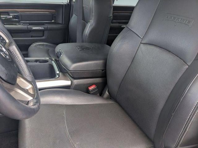 2017 RAM 1500 Laramie Crew Cab 4x4 5'7' Box