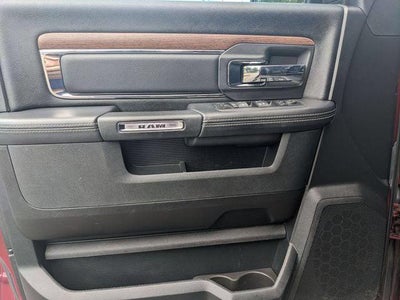 2017 RAM 1500 Laramie Crew Cab 4x4 5'7' Box