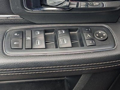 2017 RAM 1500 Laramie Crew Cab 4x4 5'7' Box