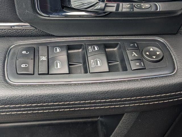 2017 RAM 1500 Laramie Crew Cab 4x4 5'7' Box
