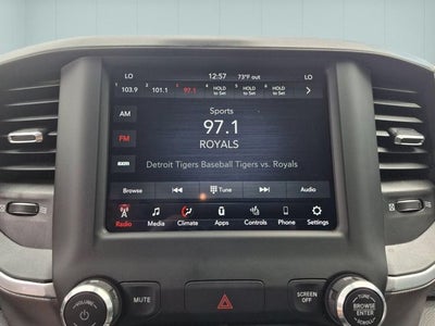2020 RAM 1500 Big Horn Crew Cab 4x4 5'7' Box