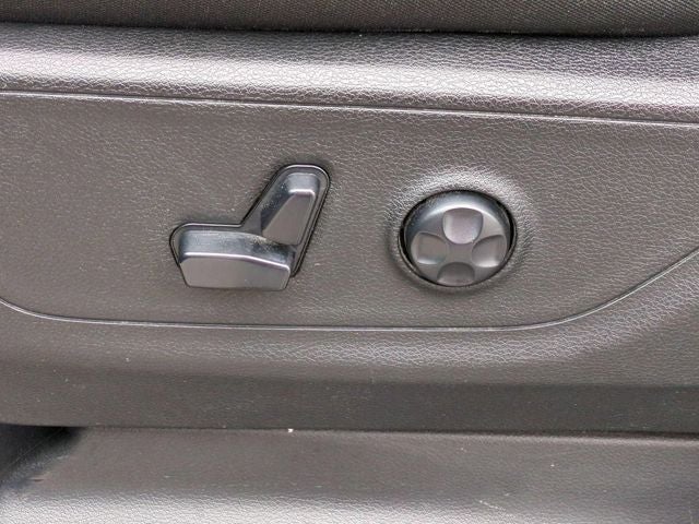 2020 RAM 1500 Big Horn Crew Cab 4x4 5'7' Box