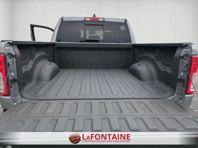 2020 RAM 1500 Big Horn Crew Cab 4x4 5'7' Box