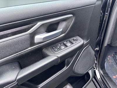 2020 RAM 1500 Big Horn Crew Cab 4x4 5'7' Box