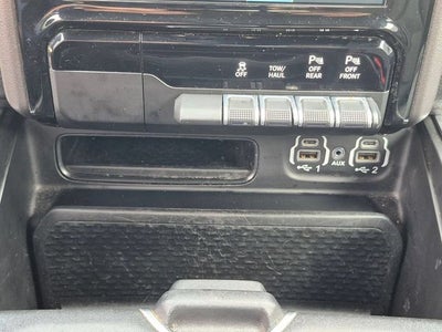 2022 RAM 1500 Big Horn Crew Cab 4x4 5'7' Box
