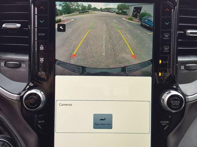 2022 RAM 1500 Big Horn Crew Cab 4x4 5'7' Box