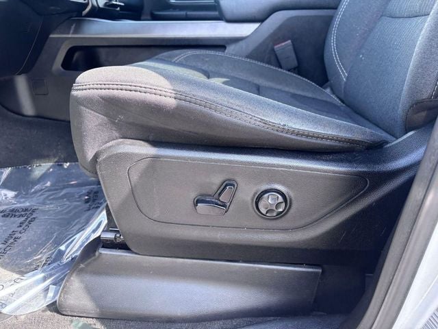 2020 RAM 1500 Big Horn Crew Cab 4x4 5'7' Box