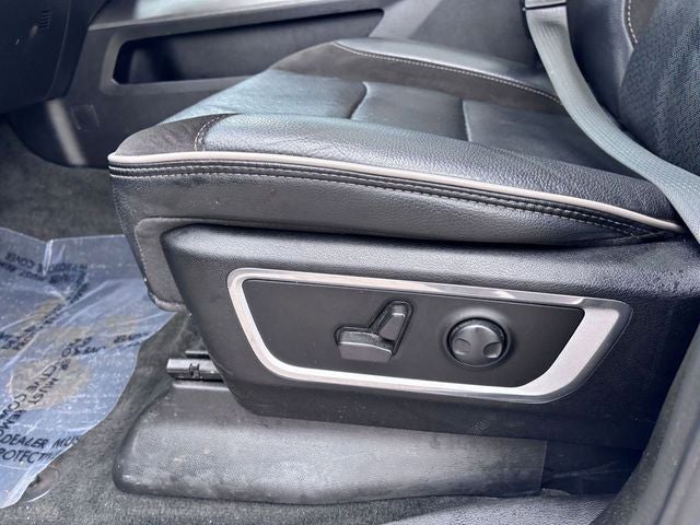 2023 RAM 1500 Laramie Crew Cab 4x4 5'7' Box