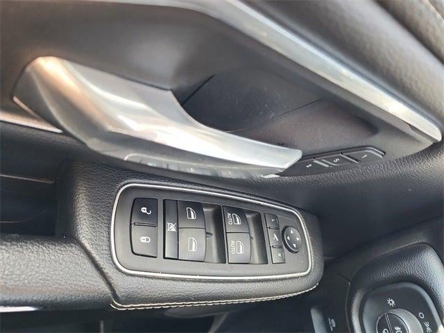 2022 RAM 1500 Laramie Crew Cab 4x4 5'7' Box
