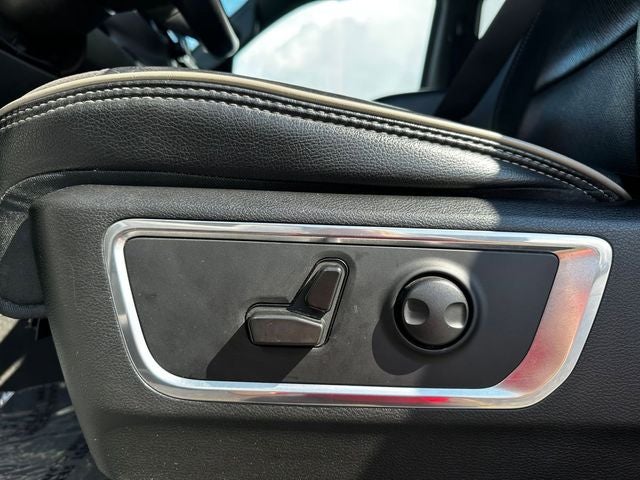 2024 RAM 1500 Laramie Crew Cab 4x4 5'7' Box