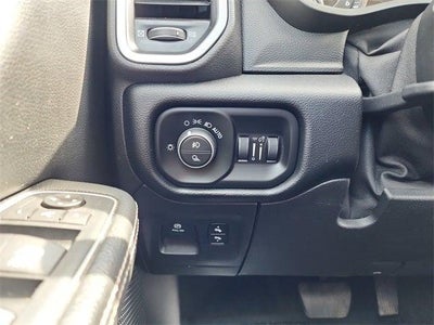 2020 RAM 1500 Laramie Crew Cab 4x4 5'7' Box