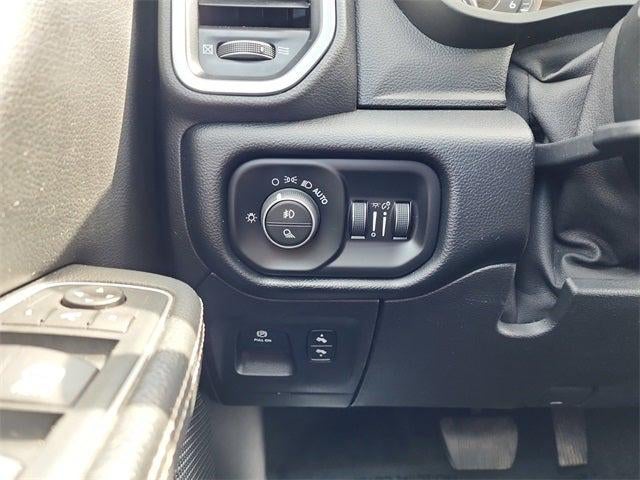 2020 RAM 1500 Laramie Crew Cab 4x4 5'7' Box