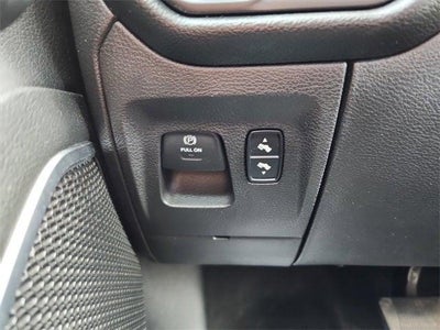 2020 RAM 1500 Laramie Crew Cab 4x4 5'7' Box