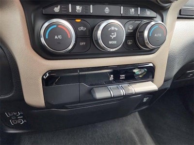 2020 RAM 1500 Laramie Crew Cab 4x4 5'7' Box