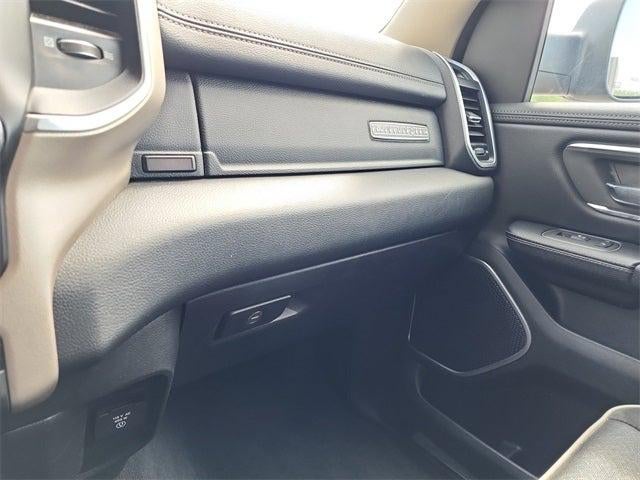 2020 RAM 1500 Laramie Crew Cab 4x4 5'7' Box
