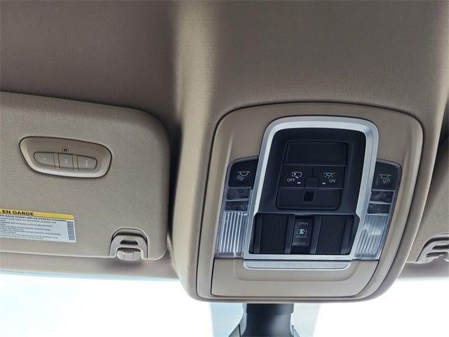 2020 RAM 1500 Laramie Crew Cab 4x4 5'7' Box