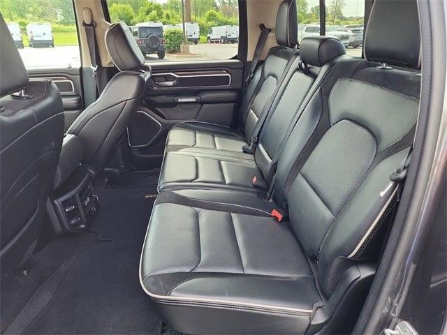 2020 RAM 1500 Laramie Crew Cab 4x4 5'7' Box