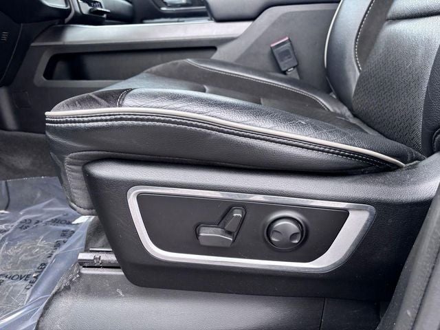 2022 RAM 1500 Laramie Crew Cab 4x4 5'7' Box