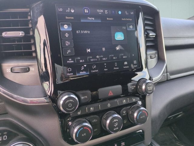 2024 RAM 1500 Laramie Crew Cab 4x4 5'7' Box