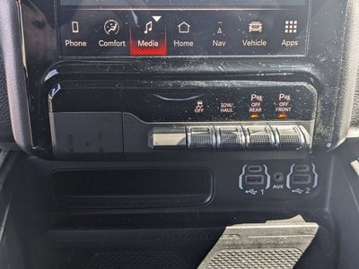 2023 RAM 1500 Laramie Crew Cab 4x4 5'7' Box