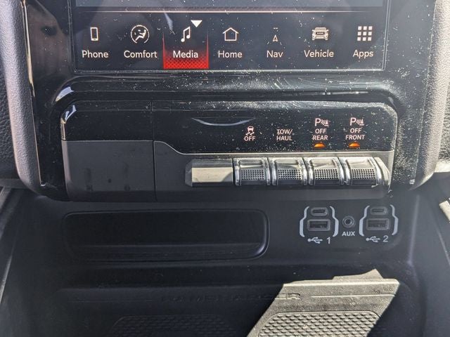 2023 RAM 1500 Laramie Crew Cab 4x4 5'7' Box
