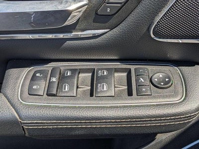 2023 RAM 1500 Laramie Crew Cab 4x4 5'7' Box