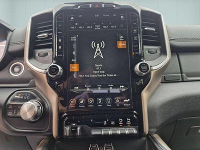 2020 RAM 1500 Laramie Crew Cab 4x4 5'7' Box