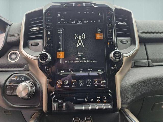 2020 RAM 1500 Laramie Crew Cab 4x4 5'7' Box