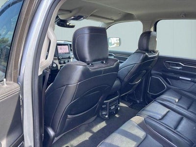 2022 RAM 1500 Laramie Crew Cab 4x4 5'7' Box